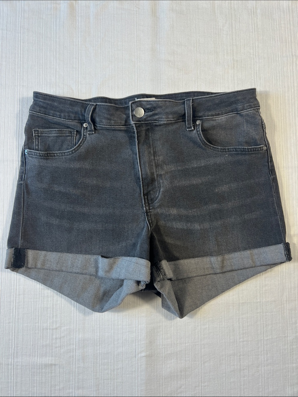 H&M Gray Cuffed Denim Shorts